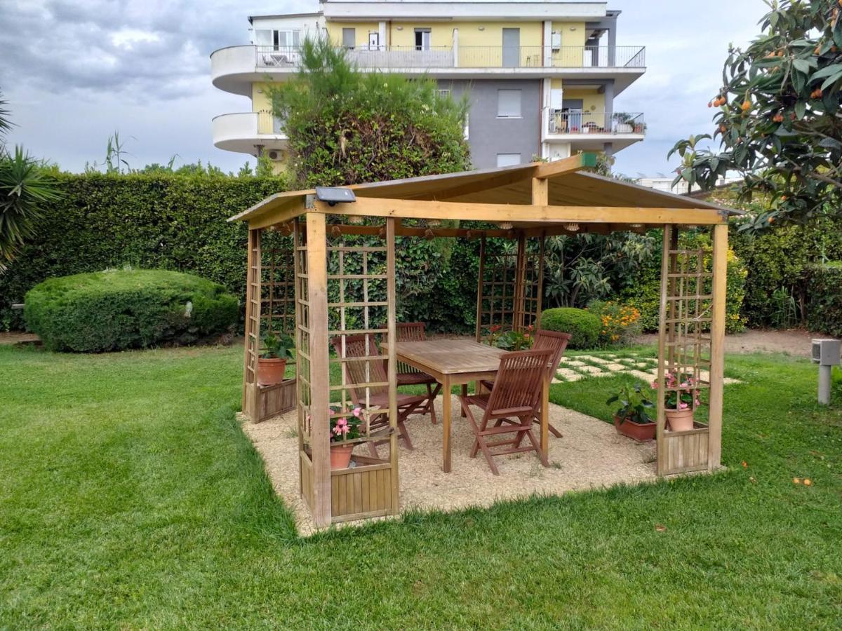 Apartamento Garden Basement - Seminterrato Max 4 Ospiti - Fiumicino Vicino Aeroporto E Fiera Exterior foto