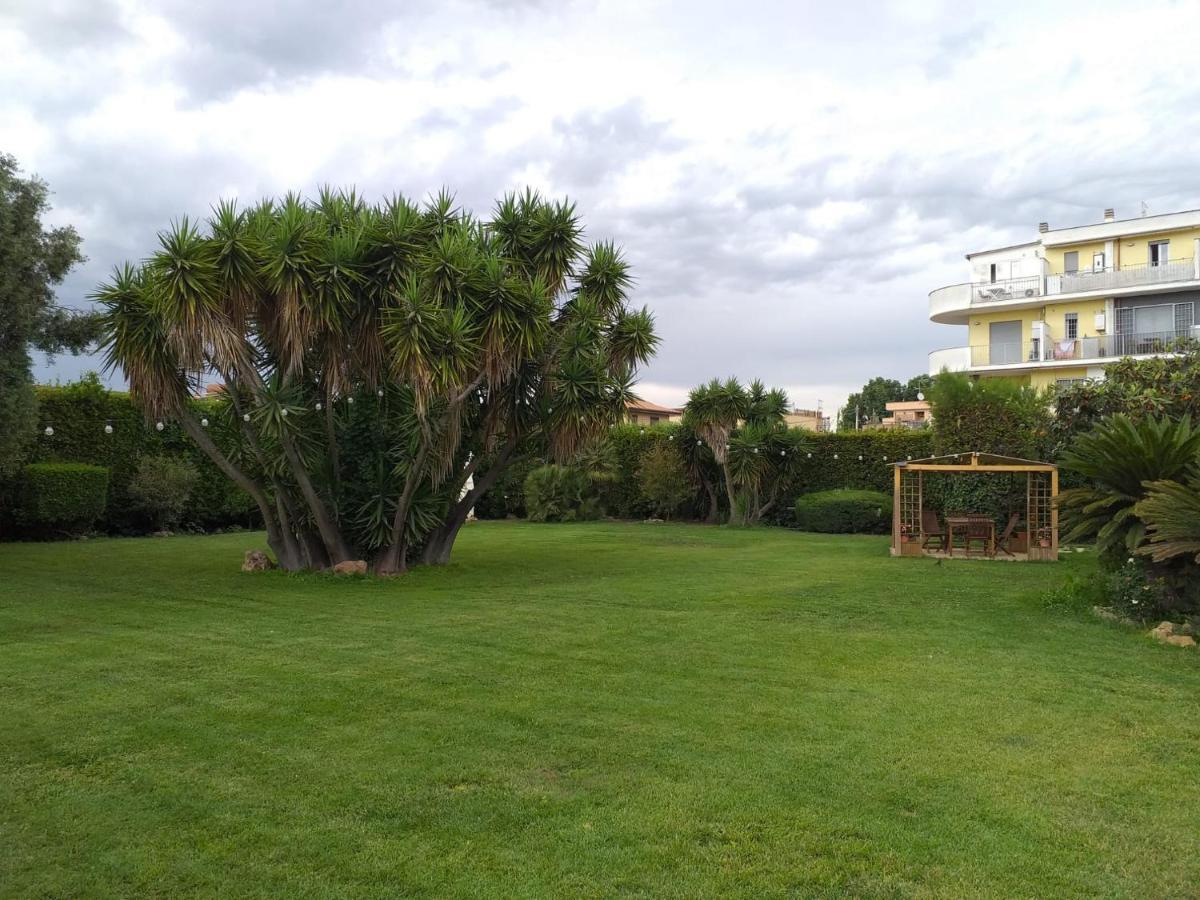 Apartamento Garden Basement - Seminterrato Max 4 Ospiti - Fiumicino Vicino Aeroporto E Fiera Exterior foto