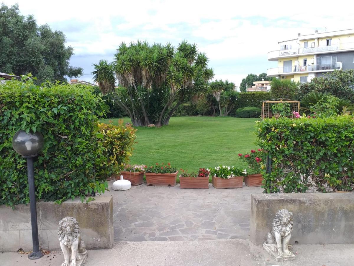 Apartamento Garden Basement - Seminterrato Max 4 Ospiti - Fiumicino Vicino Aeroporto E Fiera Exterior foto
